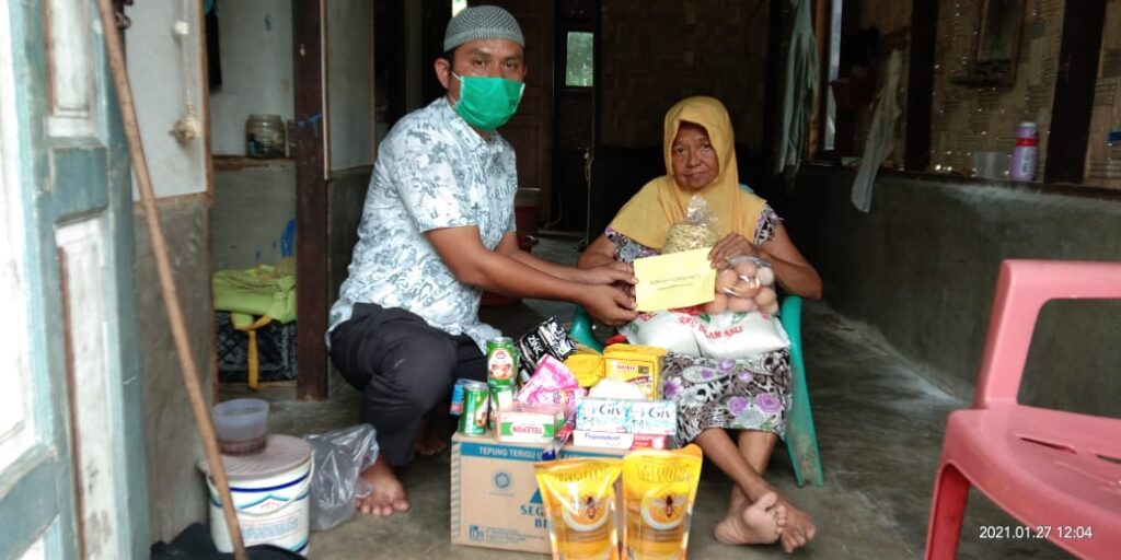 Komunitas Sedekah Community Langkat Salurkan Bantuan ke Warga Kurang Mampu