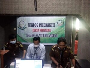Kejari Langkat Menyapa Warga Lewat Radio