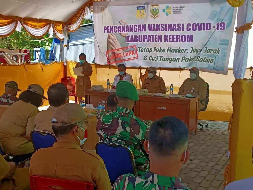 Dukung Pencegahan Virus Corona, Satgas Yonif 312/KH Laksanakan Vaksinasi Covid-19 di Perbatasan