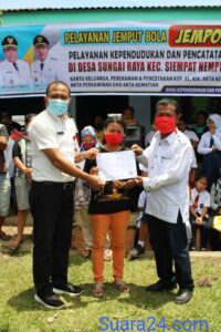 Desa Sungai Raya Siempat Nempu Hulu Mendapat Program Jempol Dukcapil Dairi