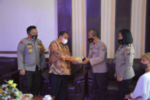 Bupati dan Kapolres Langkat Kolaborasi, Bantu Pembangunan Gereja SPN Poldasu Hinai Rp.150 Juta