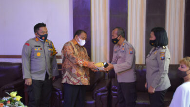 Photo of Bupati dan Kapolres Langkat Kolaborasi, Bantu Pembangunan Gereja SPN Poldasu Hinai Rp.150 Juta