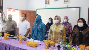Tiorita Pantau Pembinaan Desa Percontohan LBS