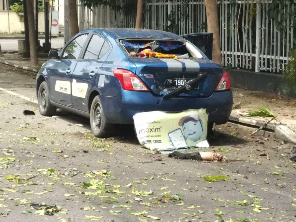 ﻿Ledakan Bom Bunuh Diri Teror Gereja Katedral Makassar