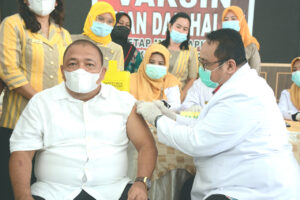 Bupati Langkat Laksanakan Vaksin Dosis Kedua