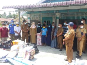 Pemkab Langkat Serahkan Bantuan Kepada Keluarga Korban Kebakaran di Tanjung Pura