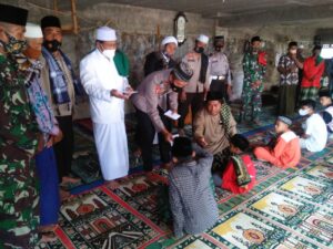 Kapolres Lotim “Jum’at Berkah Sebagai Ajang Berbagi