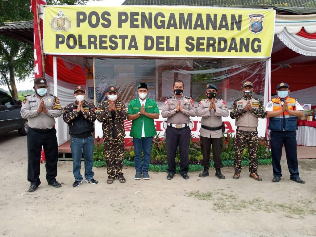 GP Ansor dan Banser Peduli “Berbagj Bingkisan Dengan Petugas Pos PAM Sei Ular Pagar Merbau Deli Serdang
