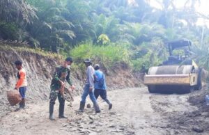 Satgas TMMD Kodim 0204/DS Terus Kebut Pemadatan Jalan dengan Sirtu