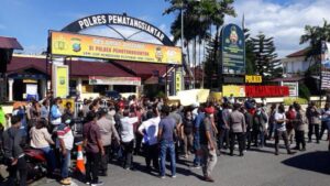 Ratusan Wartawan Sumut Aksi Solidaritas Di Mapolres Pematang Siantar Simalungun Atas Pembunuhan Wartawan