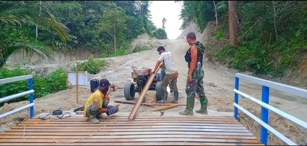 Agar Jembatan Mampu Dilalui Truk Sawit, Ini yang Dilakukan Satgas TMMD Kodim 0204/DS
