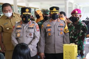 Kapolda Sumut Di Dampingi Kapolres  Langkat Dalam Rangka Pengecekan Kegiatan Vaksin Massal Tahap II