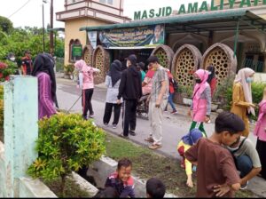 BKPRMI Desa Bakaran Batu Gandeng Pemdes Dan Muspika Dalam Giat Gotong Royong