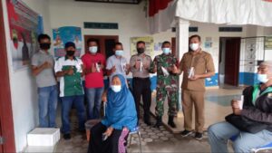 Pelda Safdar Dampingi Team Swab UPT Puskesmas Pagar Merbau Laksanakan Swab PT-PCR Massal