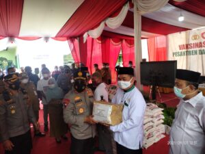 Kapolda Sumut Tinjau Vaksinasi Merdeka Serentak Di Pondok Pesantren Ulumul Qur’an, Kabupaten Langkat