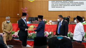 Wakil Bupati Pakpak Bharat Hadiri Sidang Paripurna Nota Pengantar Perubahan APBD Pakpak Bharat Tahun 2021