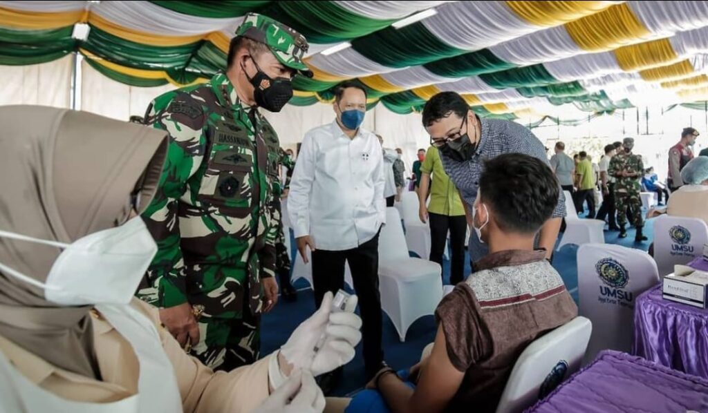 Pangdam I/BB Tinjau Vaksinasi Mahasiswa UMSU