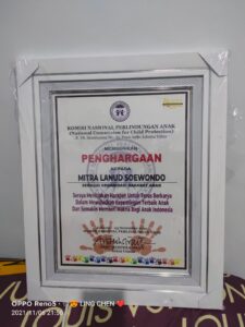 Komnas Perlindungan Anak Anugrahkan Mitra Lanud Sebagai Organisasi Sahabat Anak