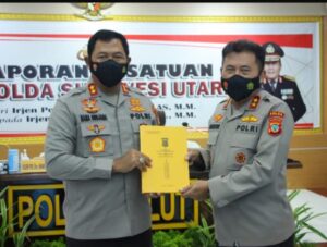 KapoldaPolda Sulut Gelar Acara Laporan Kesatuan Dan Penandatanganan Memori Sertijab Kapolda