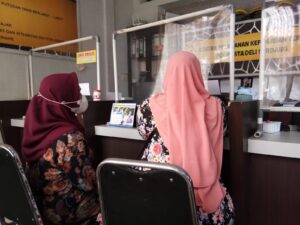 Sempat Viral Di Sosmed, Diduga Anak Tiri Hina Uang ibunya kini dilaporkan Kepolisi