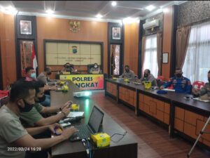 Kapolres Langkat Beserta PJU Ikuti Vidcon Terkait Anev Lanjutan Pelaksanaan Vaksinasi Covid -19