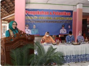 Ketua TP PKK Lampura Kukuhkan Penggerak dan Bunda PAUD Desa se-Kecamatan Blambangan Pagar