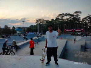 Jelang Pertandingan FORNAS di Pelembang Atlet Skateboard KORMI Langkat Lakukan Latihan