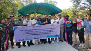PLTU Pangkalan Susu Resmikan Jalan FABA di Desa Tanjung Pasir Sepanjang 200 Meter