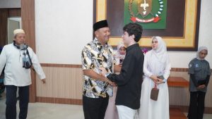 Hadiri Pemuda Mesjid Mengaji, Syah Afandin Sumbangkan 100 Al Quran untuk Para Hafizh
