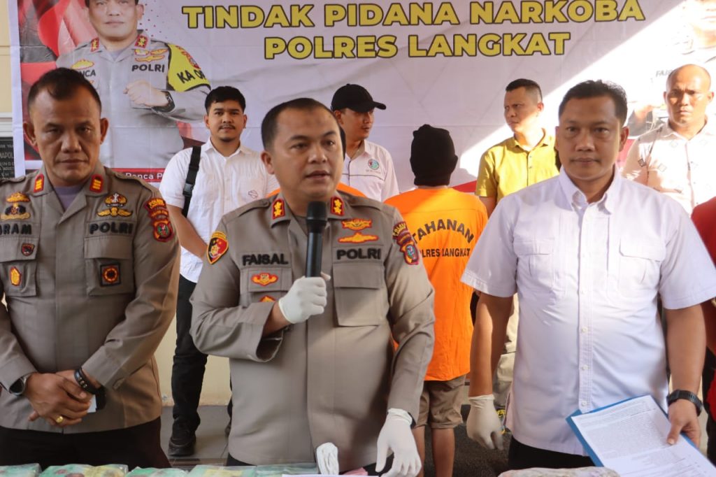 Polres Langkat Gelar Konferensi Pers, Ungkap 20 Kg Sabu dan Daun Ganja 9.53 Kg Siap Edar