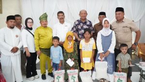 Santuni Anak Yatim Bersama FSKS, Kedepan Syah Afandin Sedekahkan 1 Ton Beras Tiap Bulan