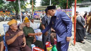 Hadiri Silaturahmi Veteran Pejuang 45, Syah Afandin Ikut Serta Bagikan Sembako