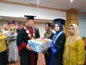Wisuda Akademi Kebidanan Langkat, Plt Bupati Langkat: Jadilah Bidan Terhormat