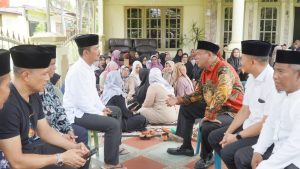 Plt Bupati Langkat Bertakziah di kediaman Almarhum M.Fahrel Kinandung