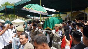 Almarhum Datok Seri H.Syamsul Arifin di Kebumikan di Gebang, Syah Afandin Ucapkan Terimakasih