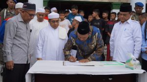 Jelang Haul Satu Abad Tuan Guru Babussalam, Plt Bupati Langkat Serahkan 3 Ekor Sapi