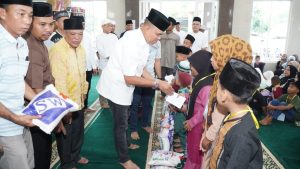 Pj Bupati Langkat dan BPAY Desa Banyumas Santuni Anak Yatim