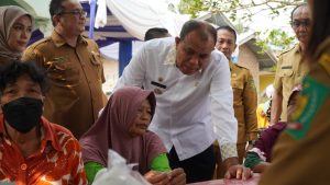 Tinjau Posyandu, Pj Bupati Langkat: Jangan Lelah Mencintai Negeri Dan Masyarakat
