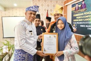 Pejabat Bupati Langkat Beri Penghargaan Peserta