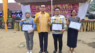 Plt Kadisdik, Beri Penghargaan ke Tiga Guru Penggagas di SDN Langkat