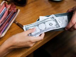 Butuh Tukar Valas dengan Kurs Terbaik? Kenali Dolarindo Money Changer