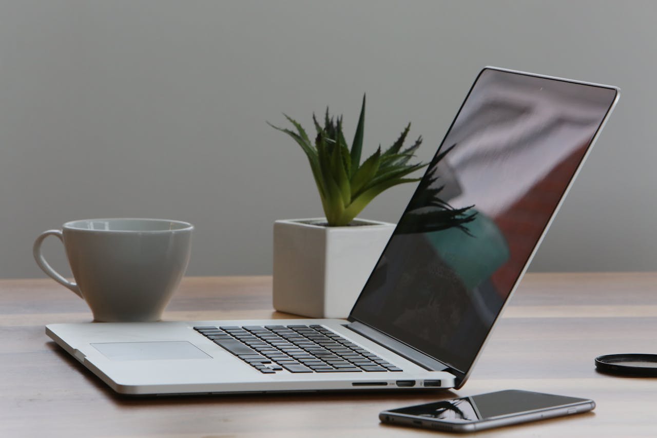 Sewa Laptop Surabaya